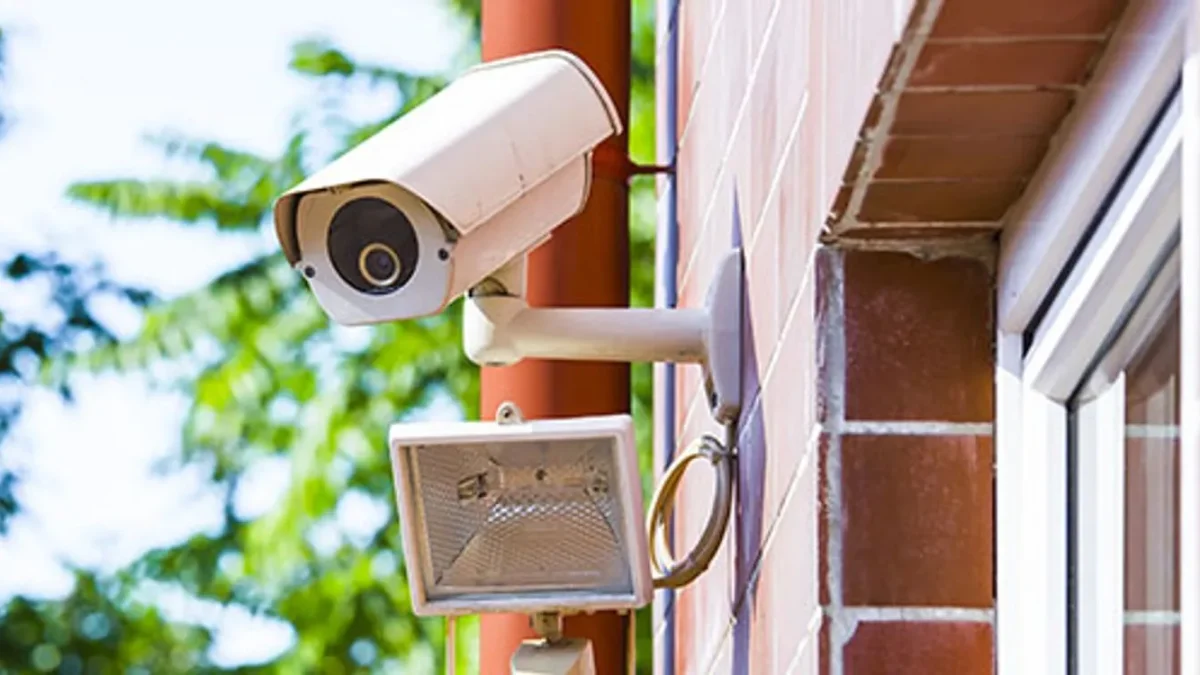 Is CCTV audio recording legal in 2025? & Do security cameras record sound?